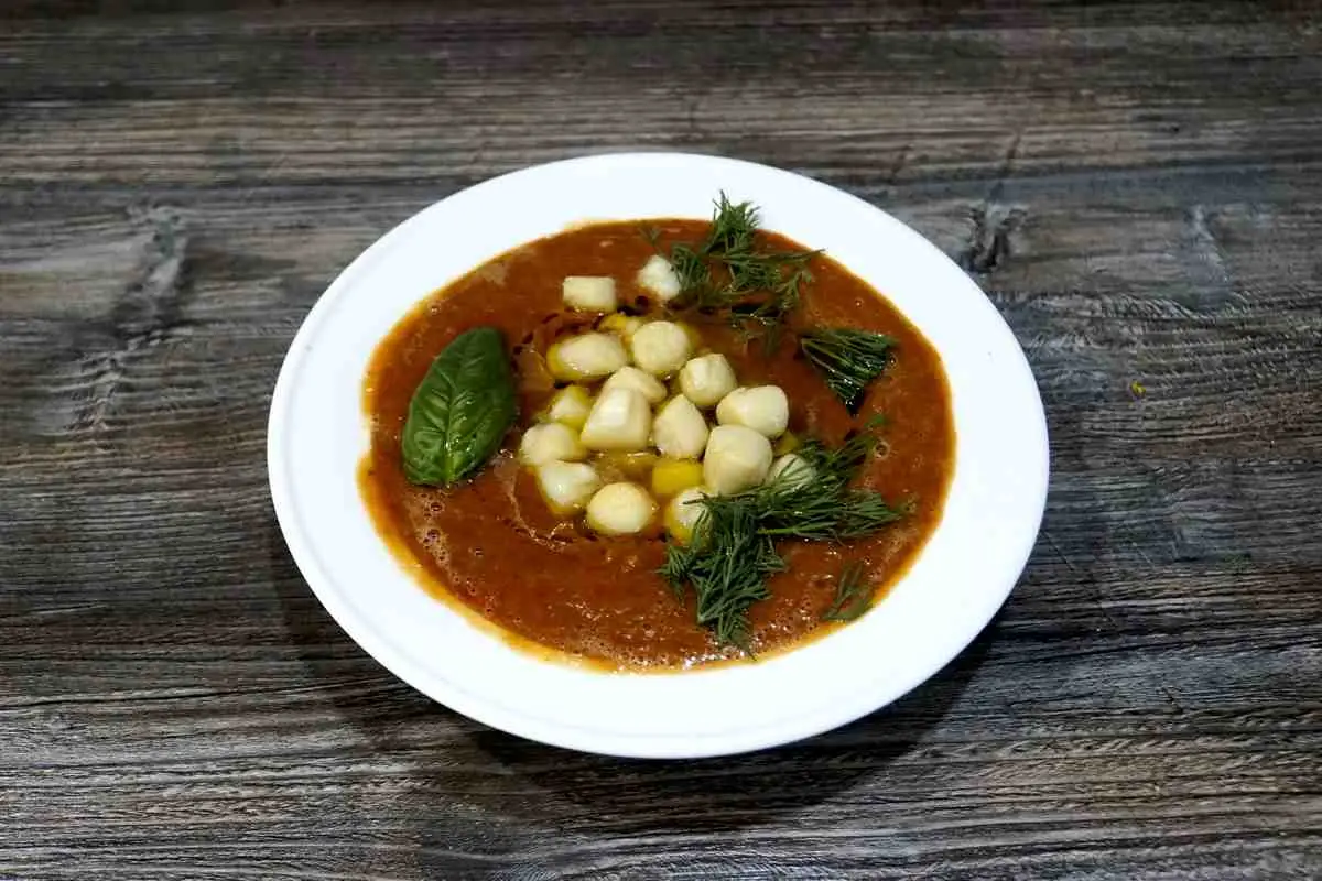 Морские гребешки с гаспачо