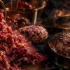 Почему фарш готовится иначе цельного мяса и от чего зависит его сочнос…